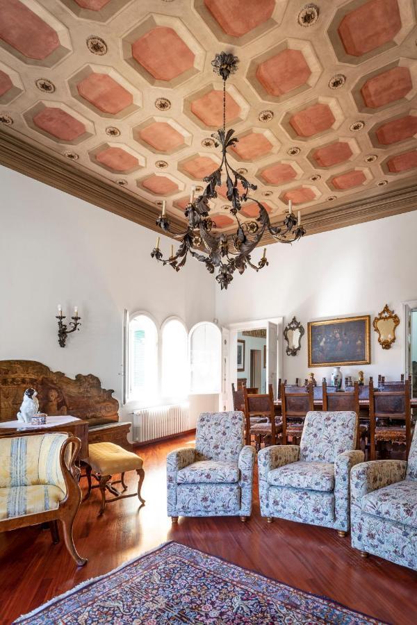 Residenza Palazzo Marchesini Acomodação com café da manhã  *