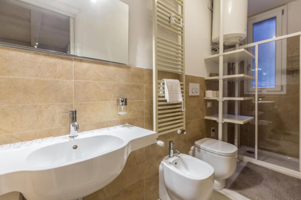 All'ombra Della Luna, By Short Holidays Apartamento Bolonia