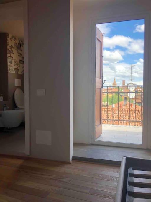 Romantic Attic With Panoramic View Bologna