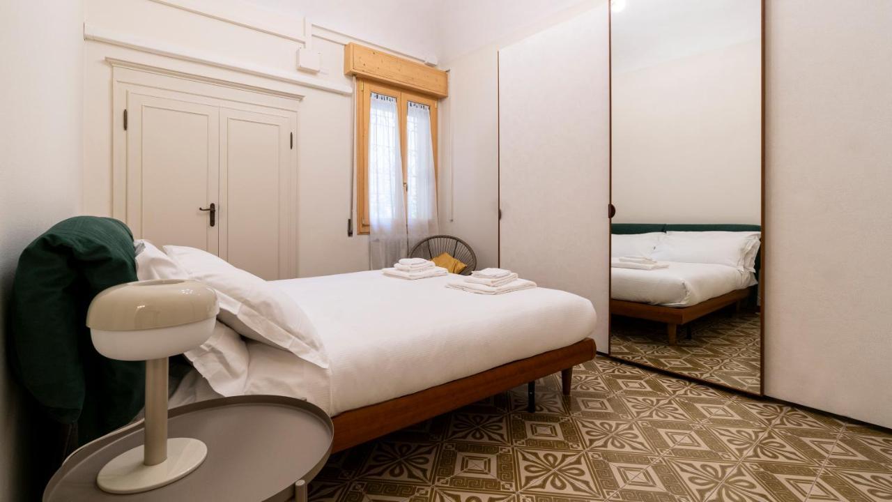 Castiglione 49 Apartment *