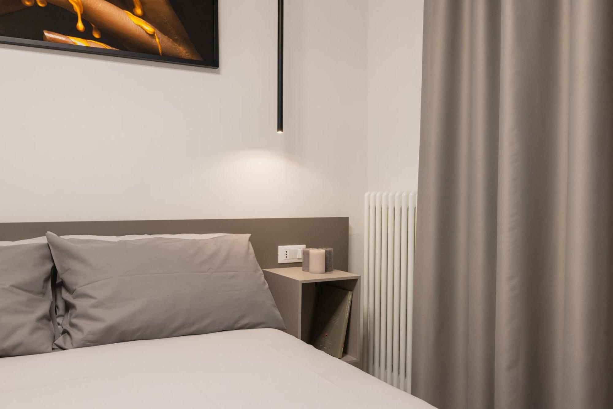 Luxury Station Guest house *