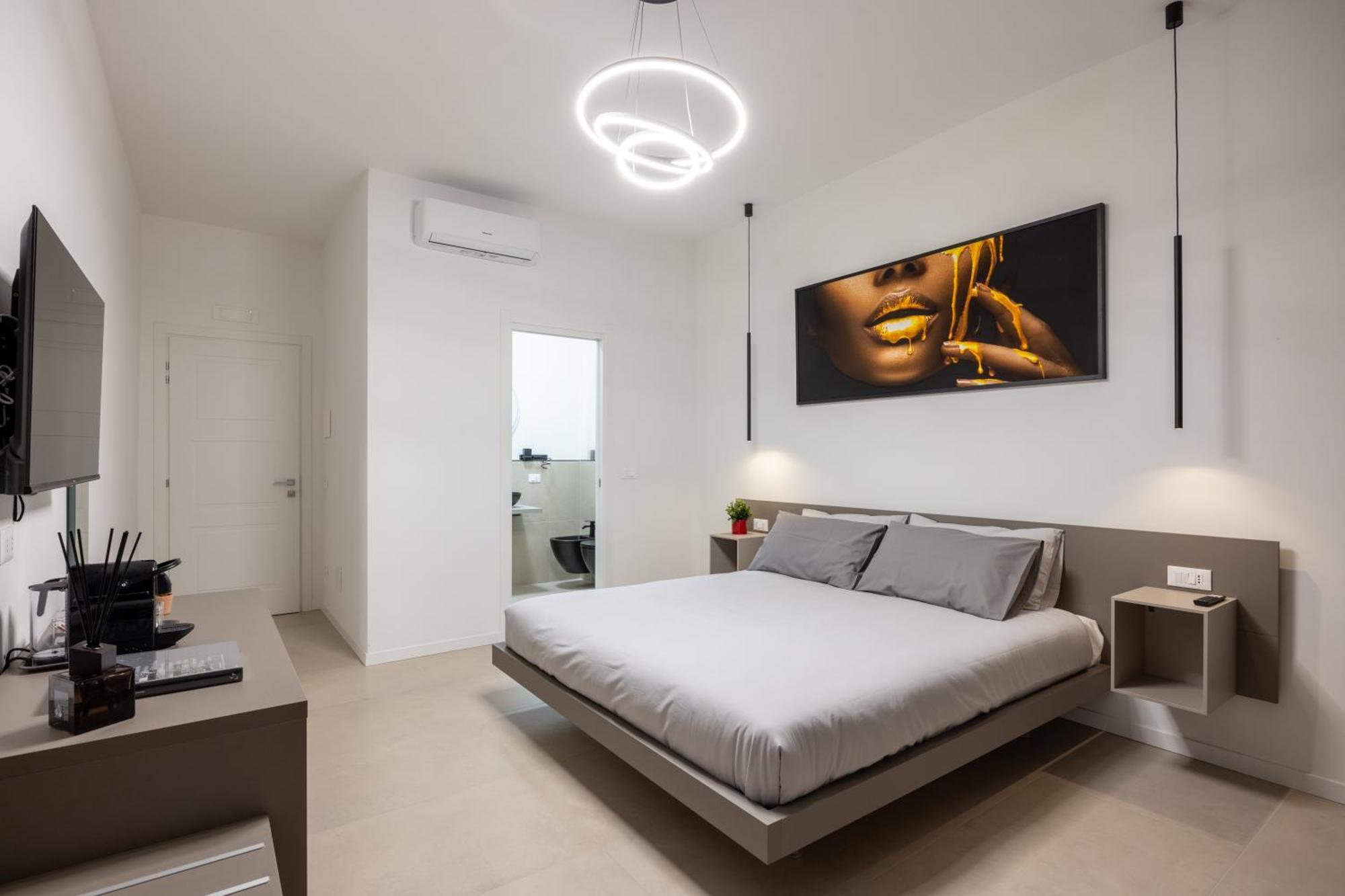 Luxury Station Guest house *