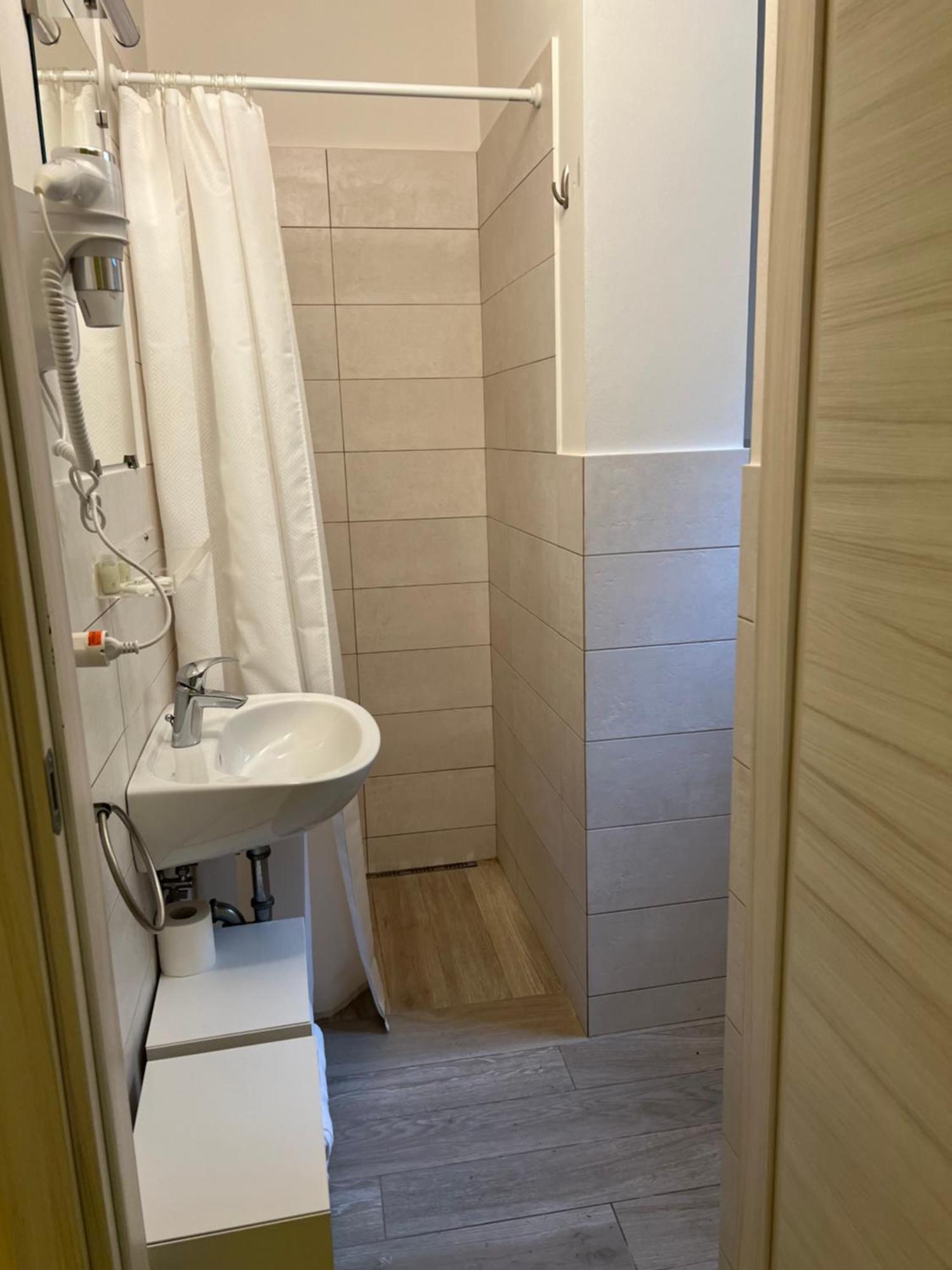 Casa Francia Emilia Levante
