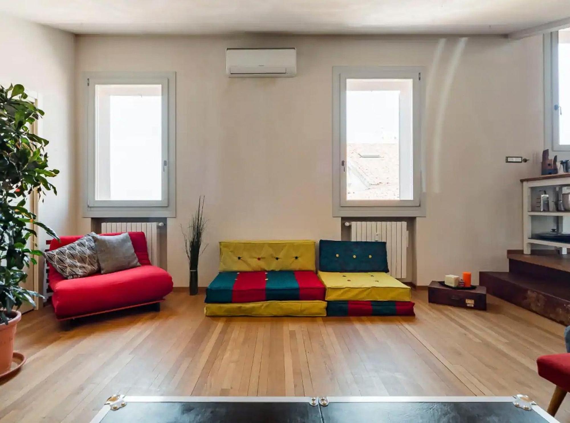 Bright And Peaceful In Historic Palazzo Apartment Bologna