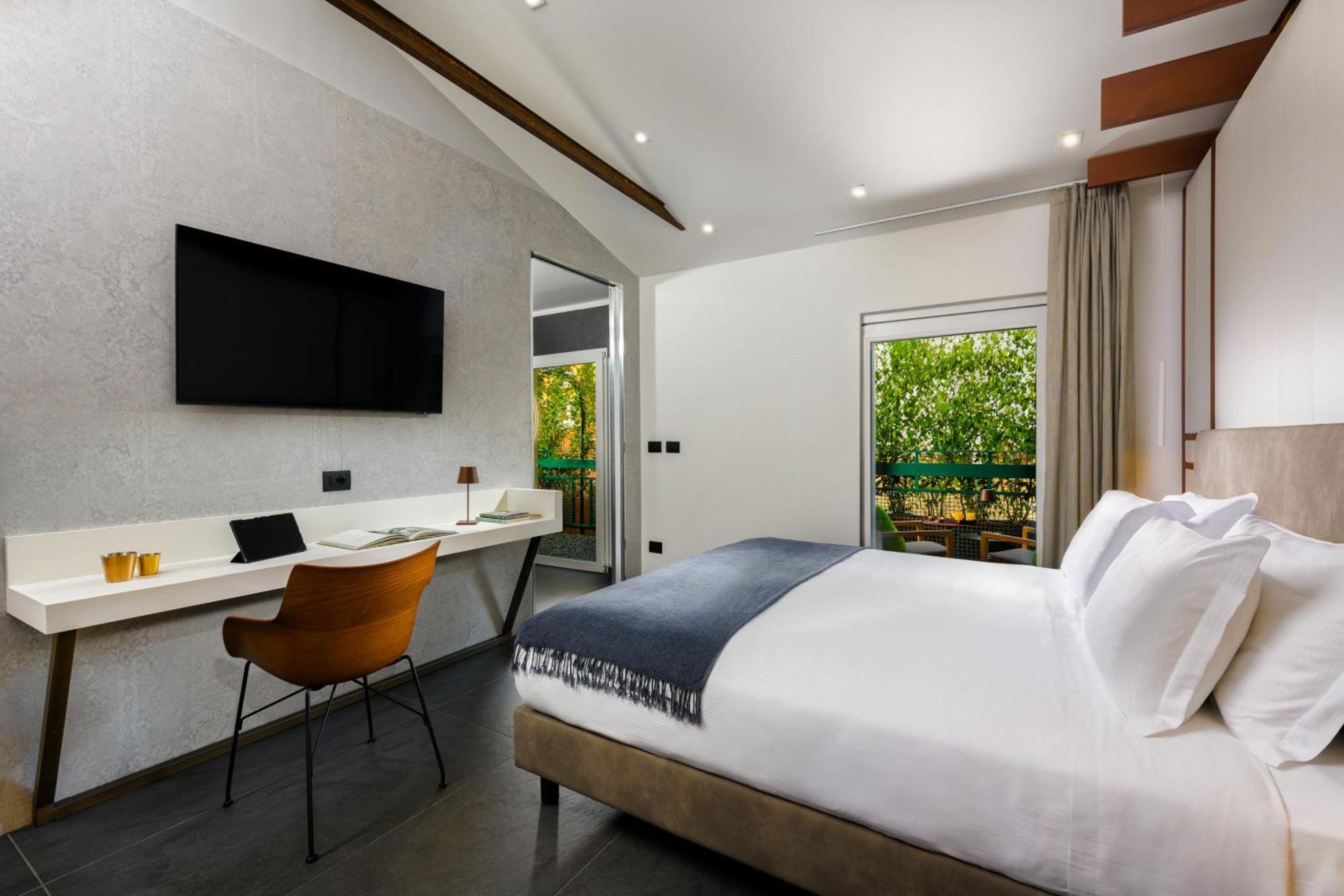 Hotel Metropolitan 4*
