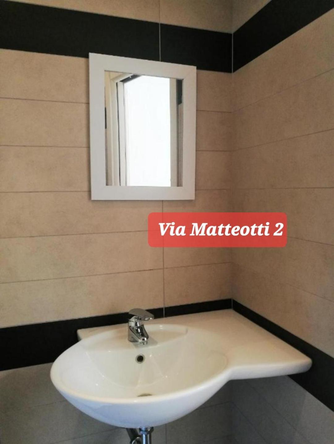 Via Matteotti & Via Carracci Apartamento Bolonia
