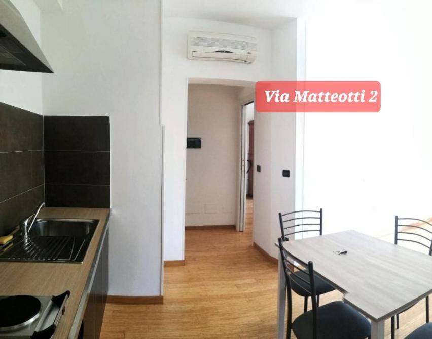 Via Matteotti & Via Carracci Apartamento Bolonia