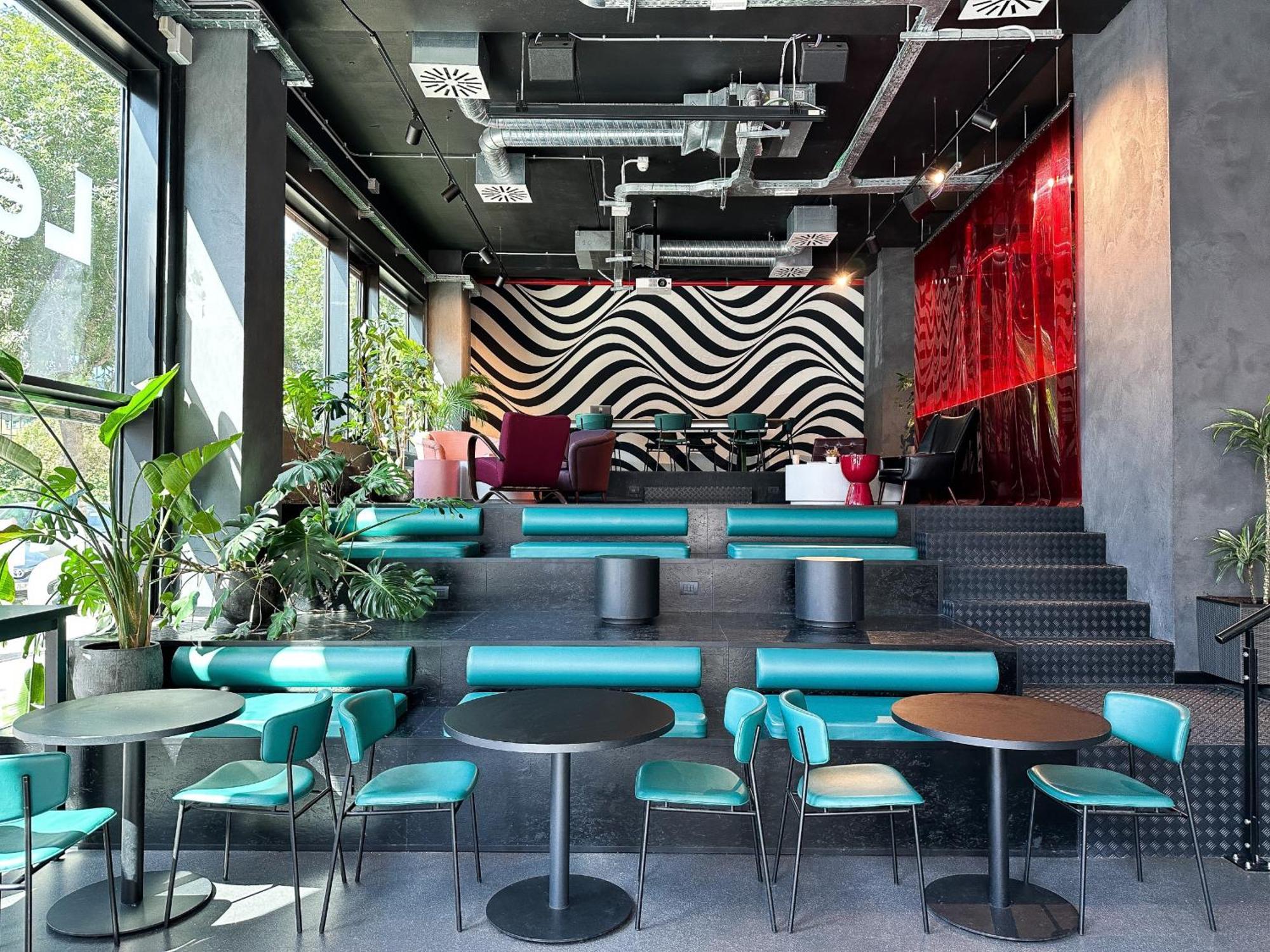 The Social Hub 4*