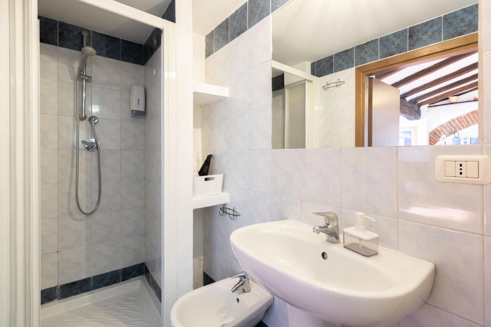 Beautiful Penthouse In Center With Balcony * Bolonia