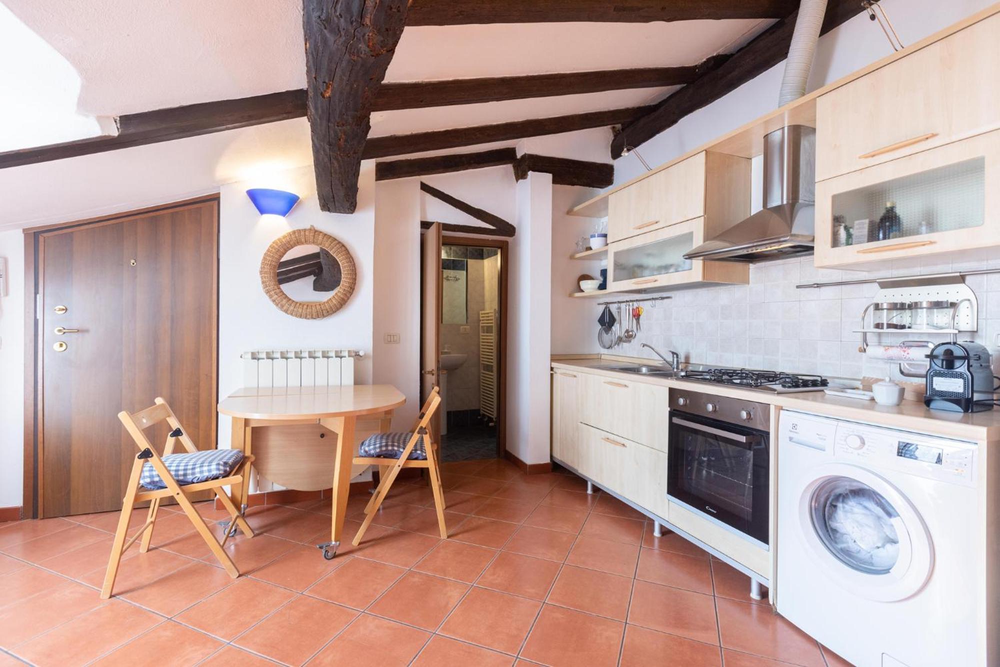 Beautiful Penthouse In Center With Balcony Apartamento