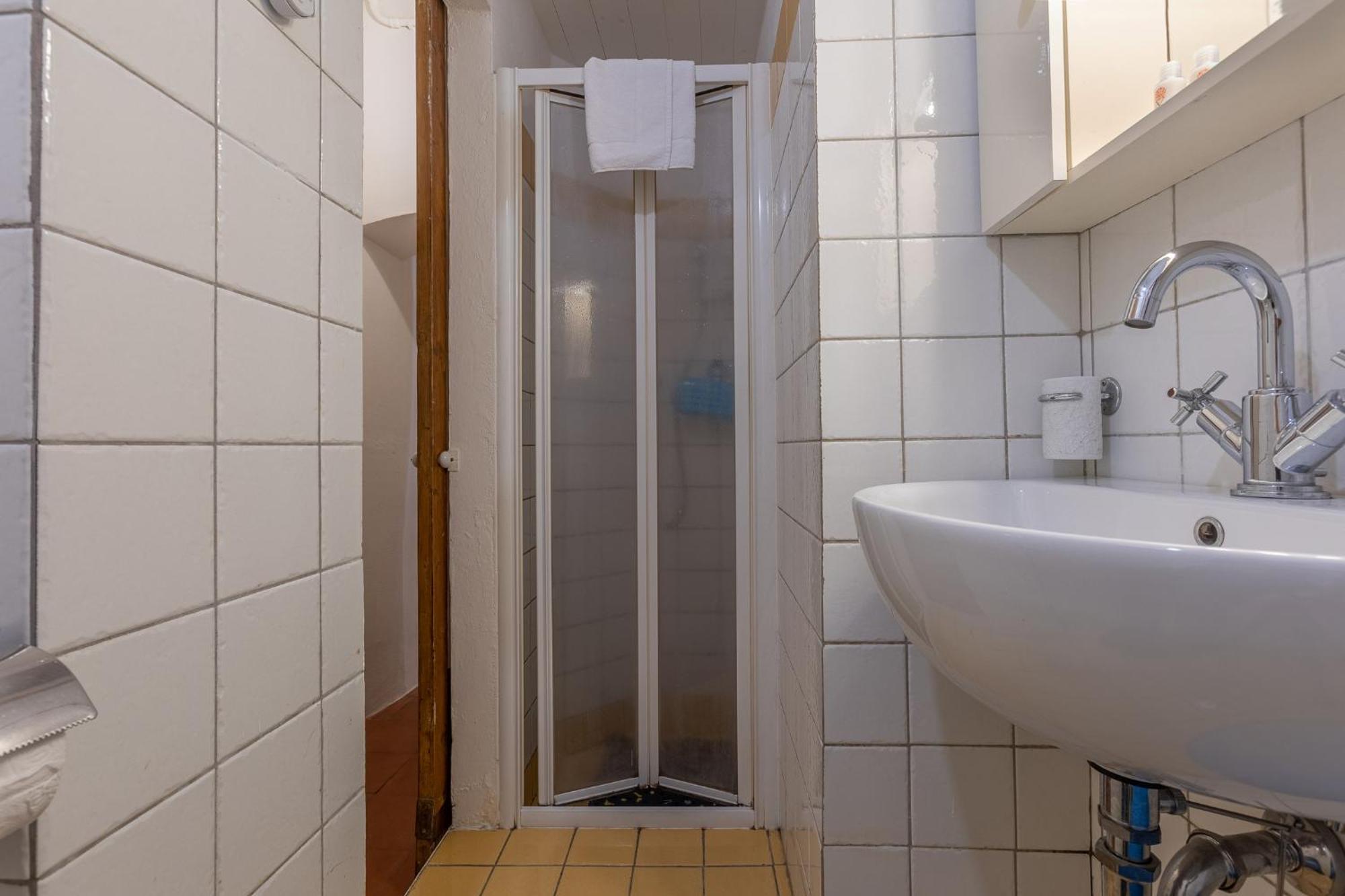 Apartment With Private Courtyard! Bologna