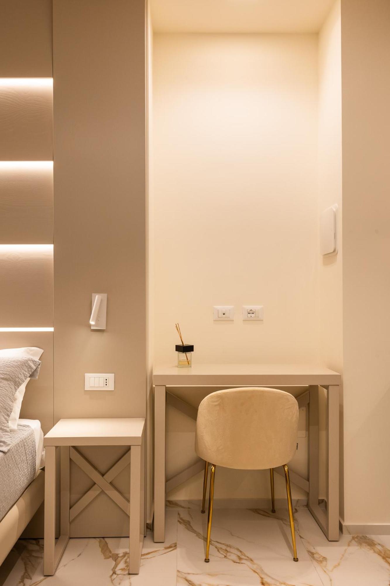 1 Guest house *