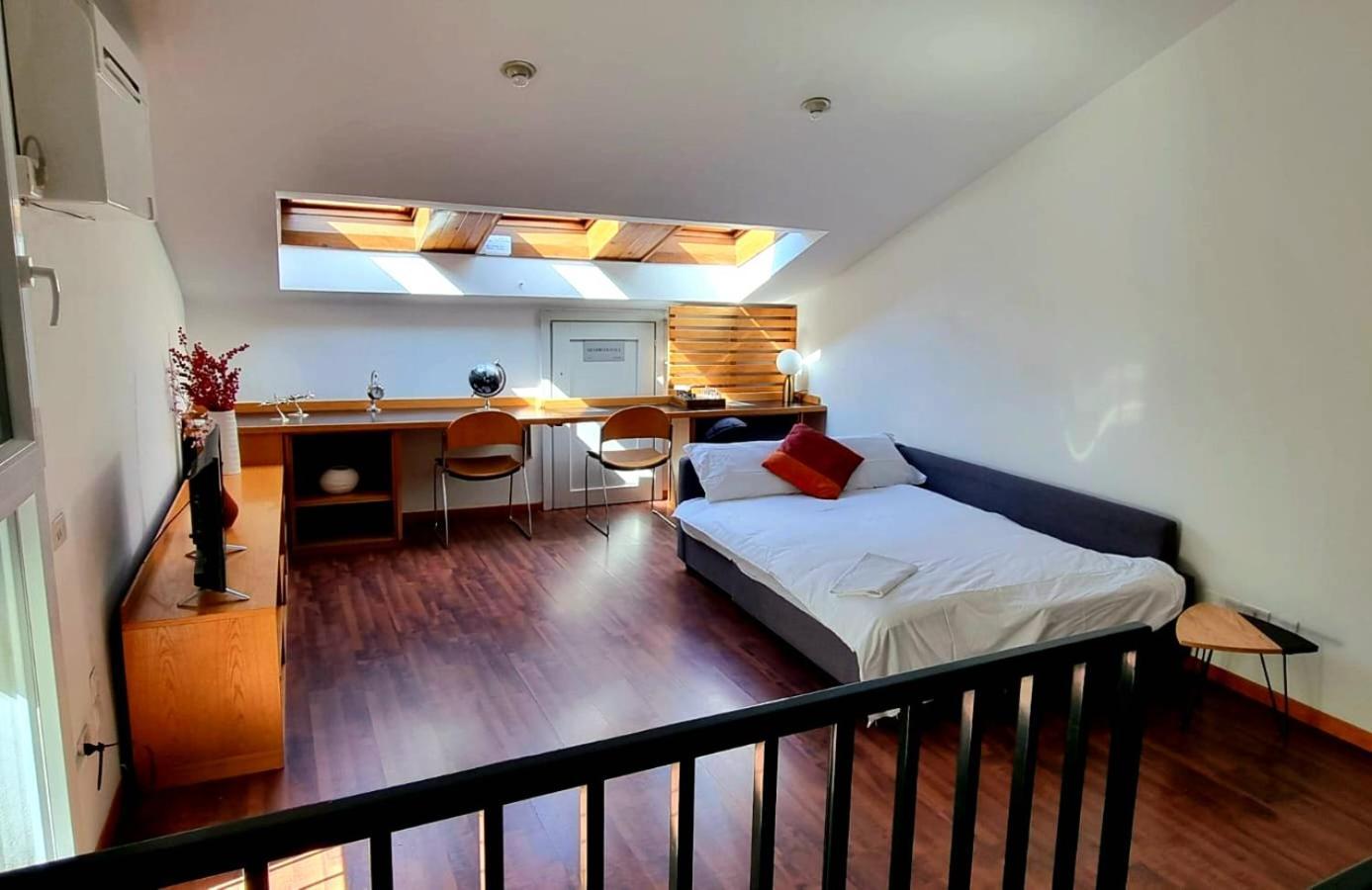 Bright With Attic Apartment Bologna