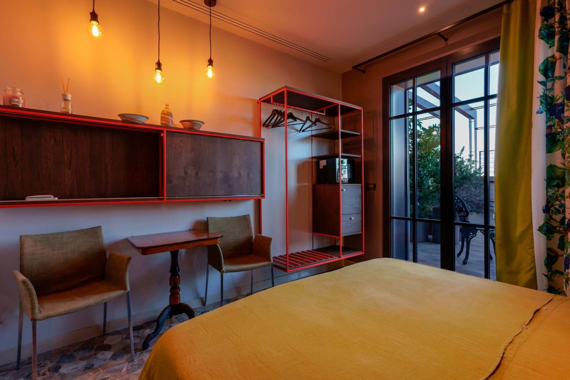 Couette-café Skyline 1/7 Bologne