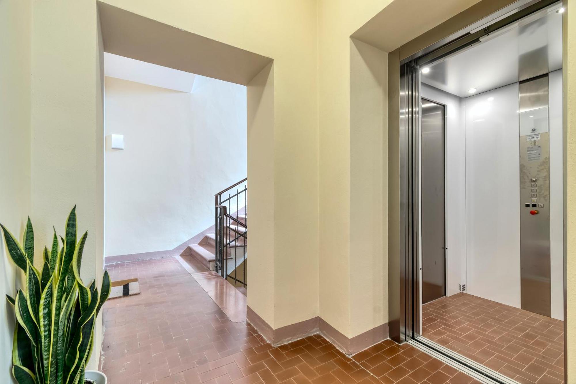 Lejlighed Carbonara Palace 2 - Luxury Comfort Under Medieval Towers *