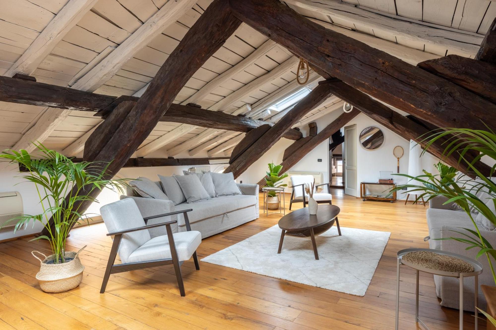 Appartamento Dimora De' Poeti - 250 Square Meters Attic With Jacuzzi