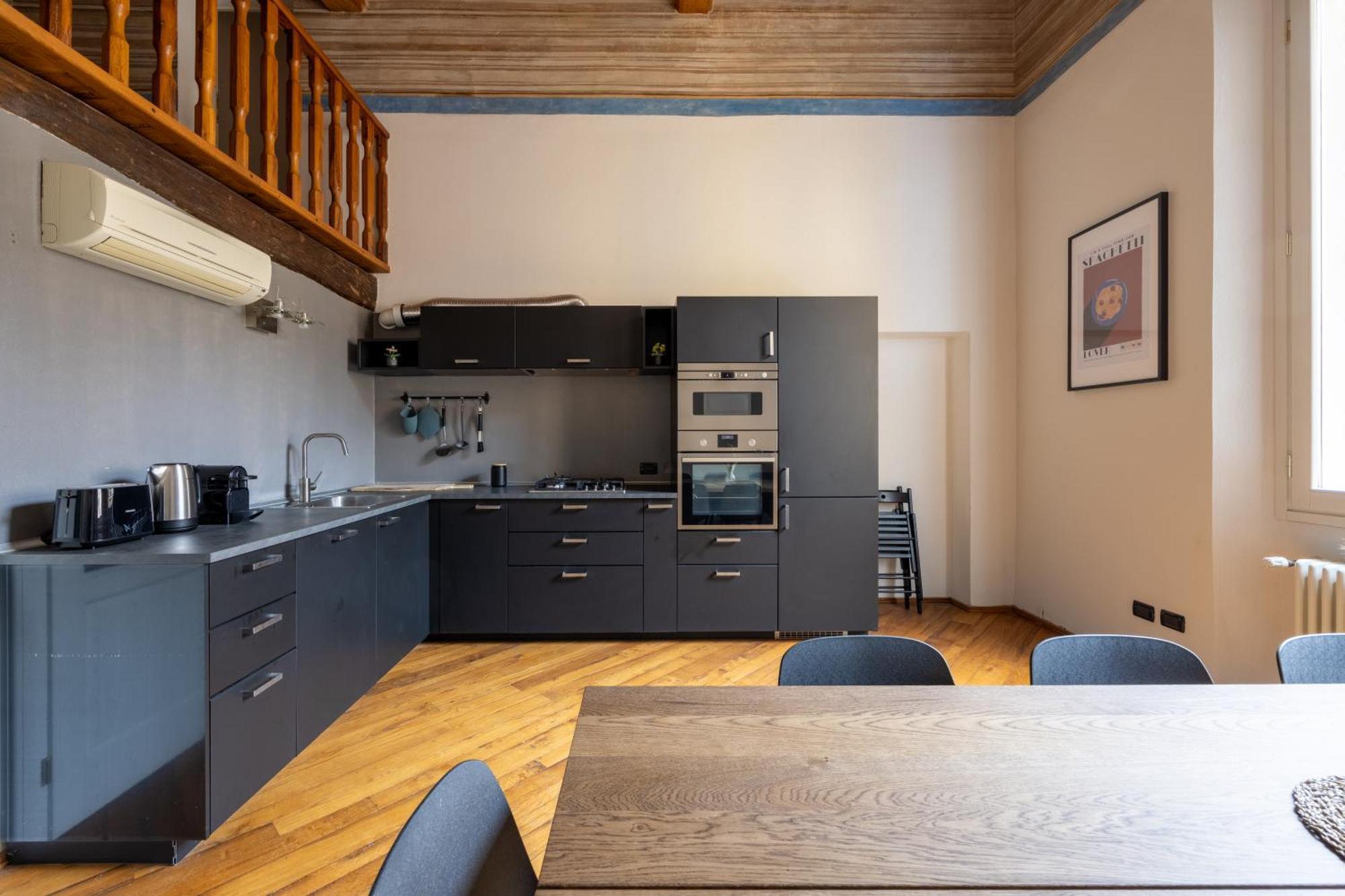 Appartamento Dimora De' Poeti - 250 Square Meters Attic With Jacuzzi