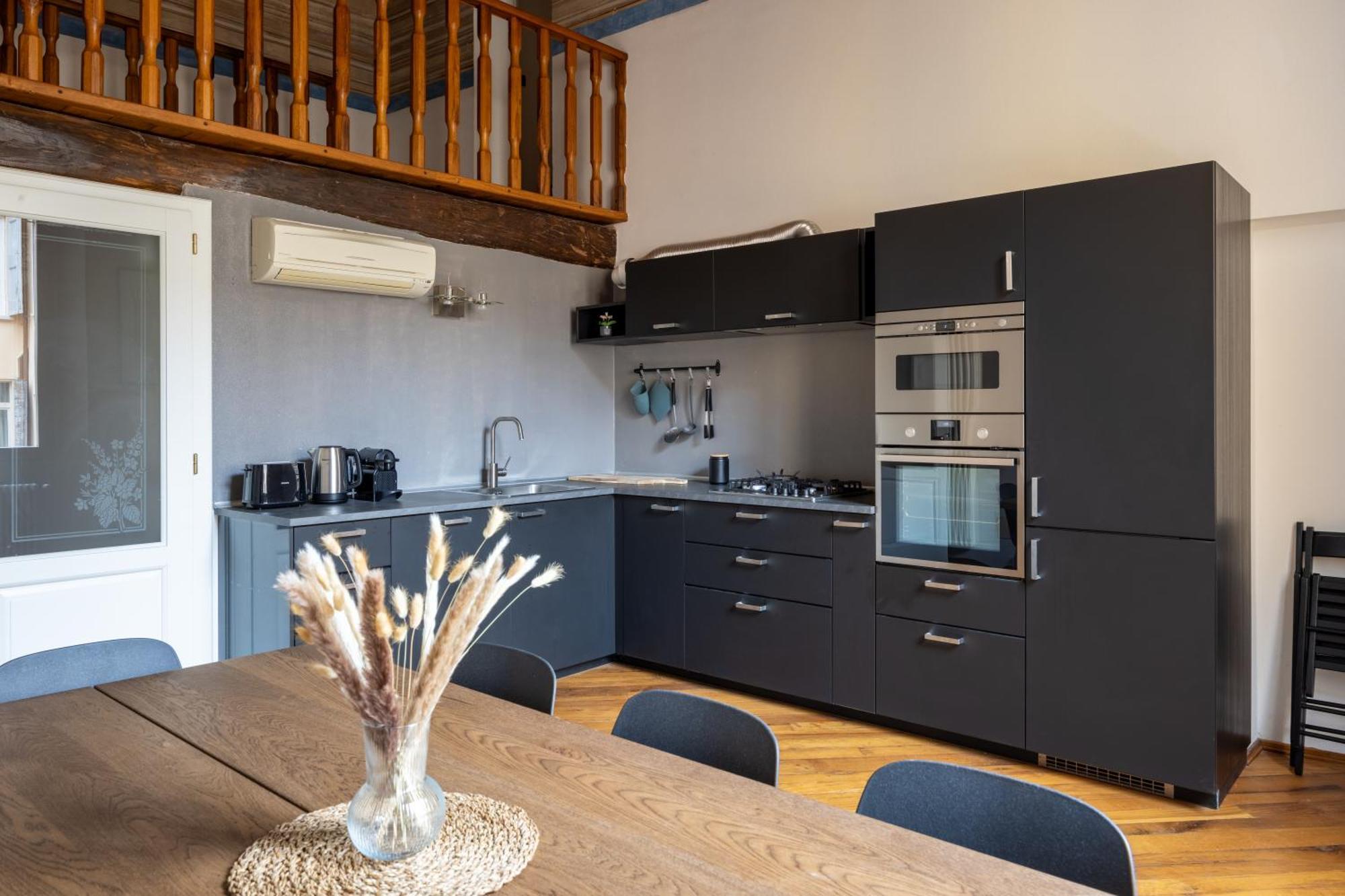 Appartamento Dimora De' Poeti - 250 Square Meters Attic With Jacuzzi
