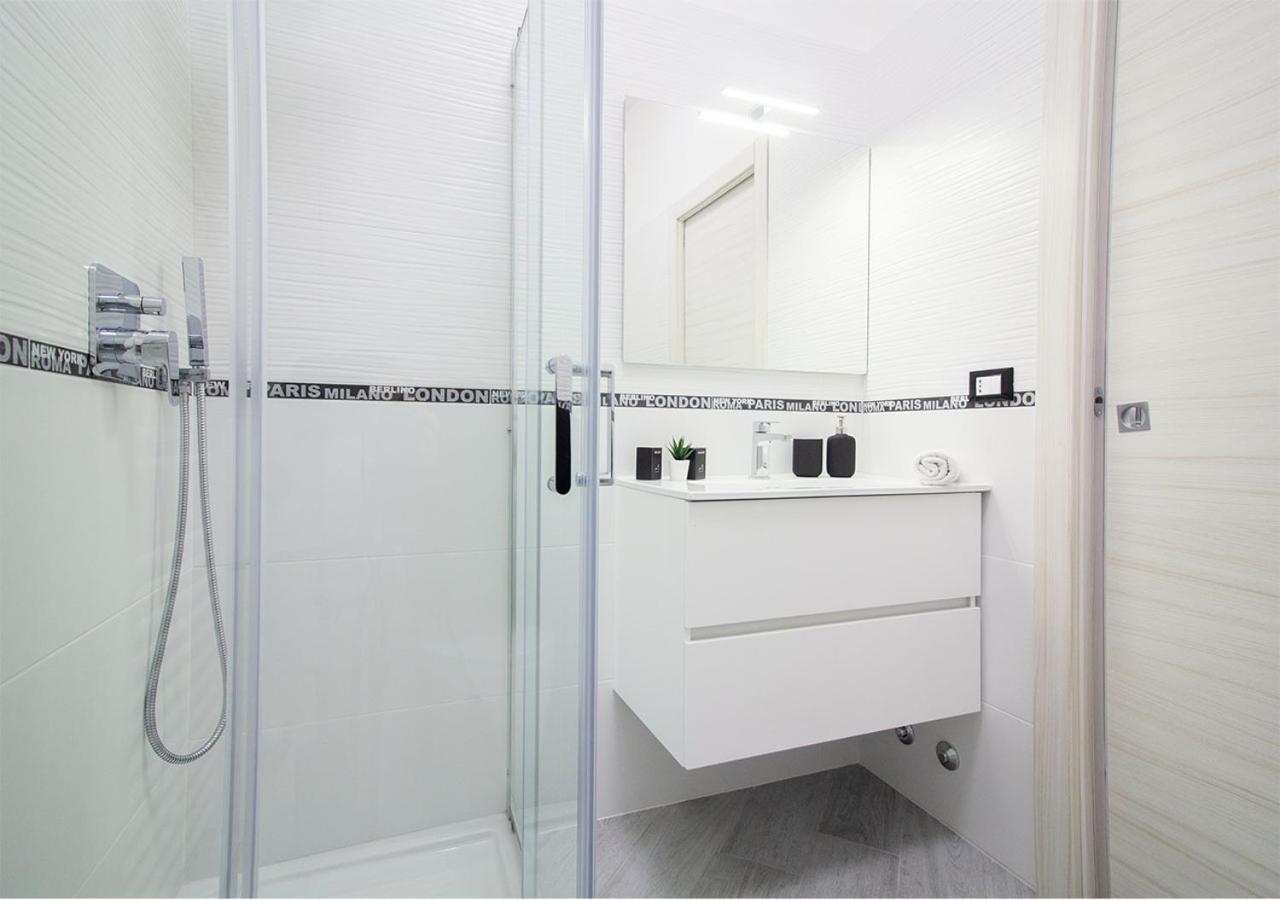 Athena - Parcheggio Privato Guest house