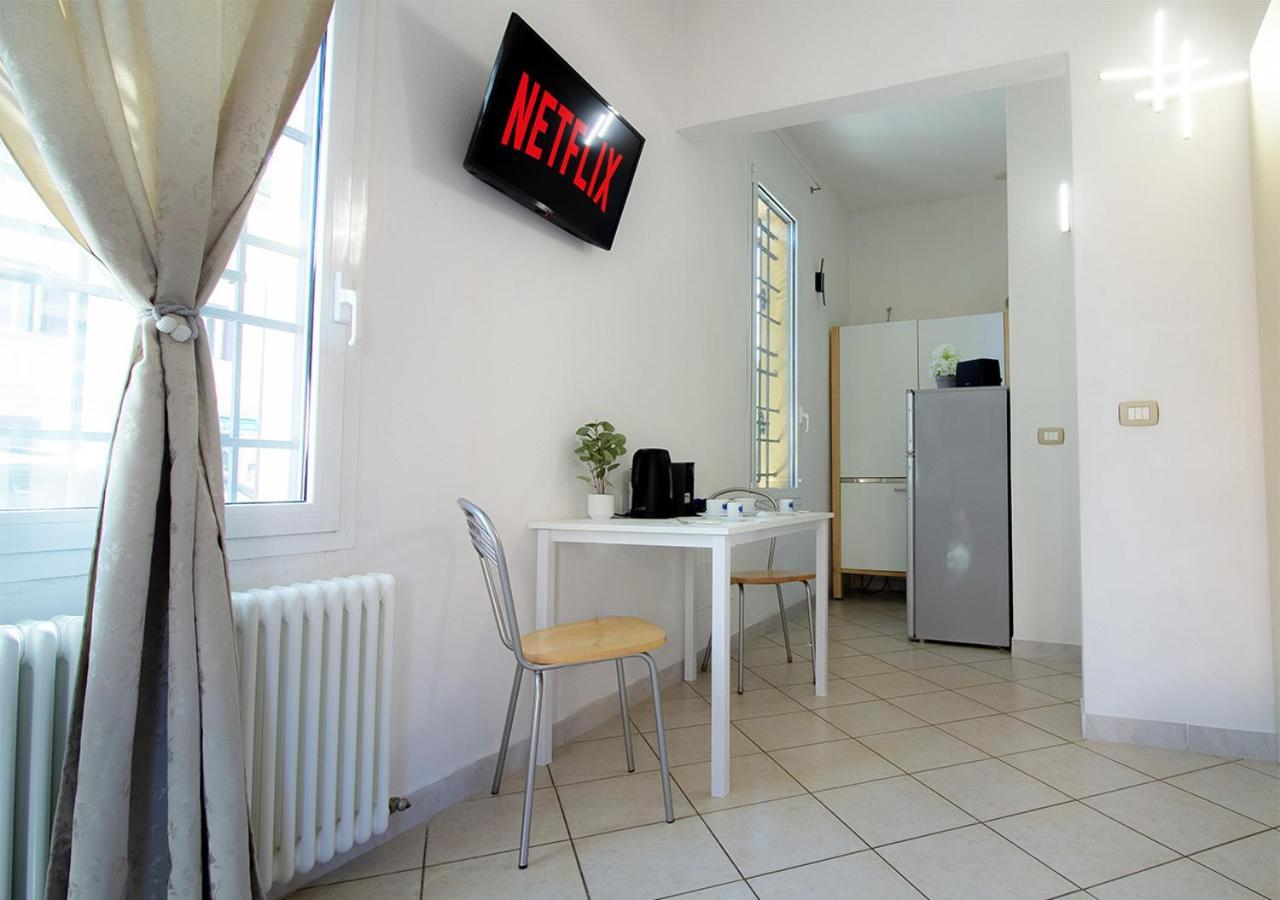 Athena - Parcheggio Privato *