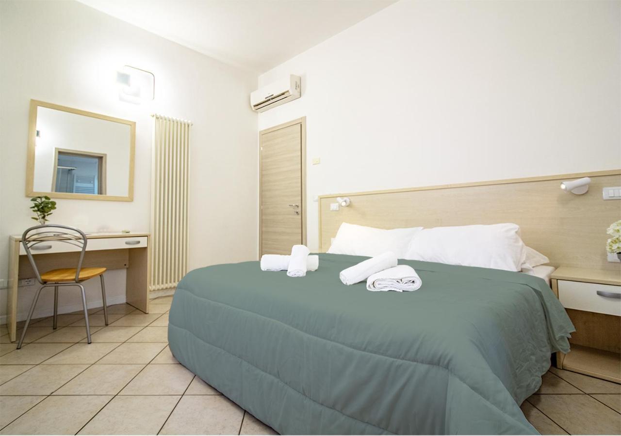 Athena - Parcheggio Privato Guest house