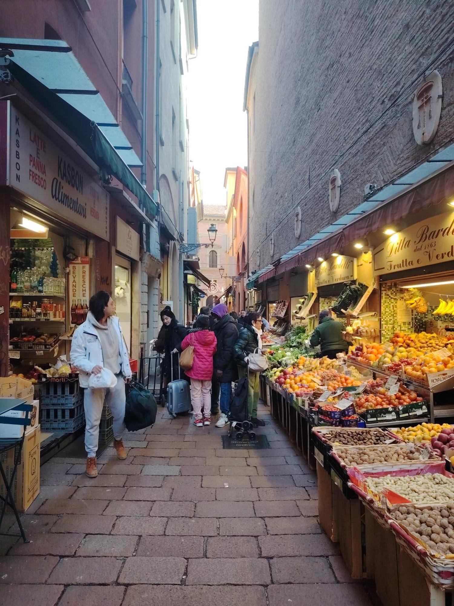 Vlll Portico * Bologna