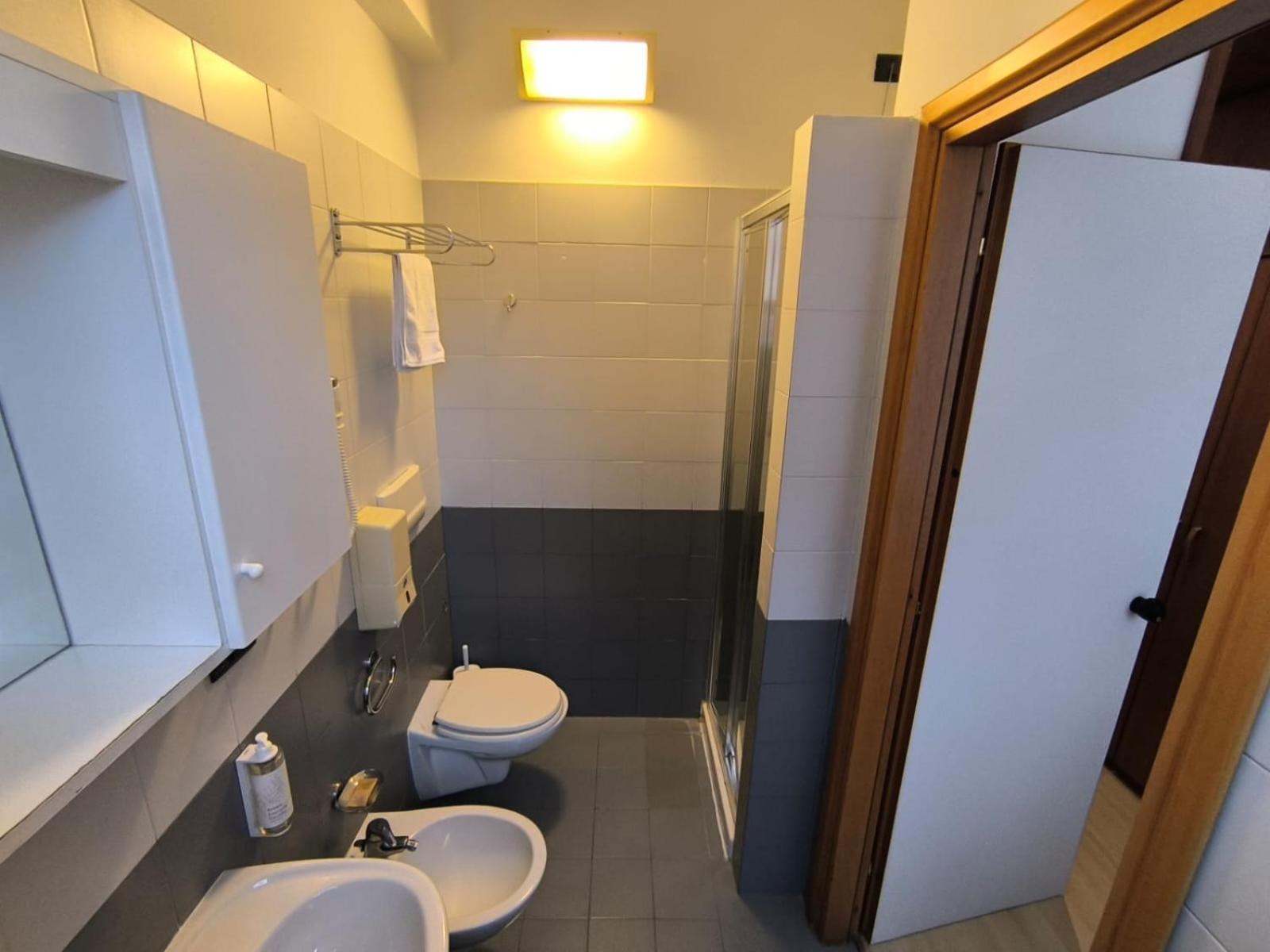 Ospitalità San Tommaso D'aquino 3* Bologna