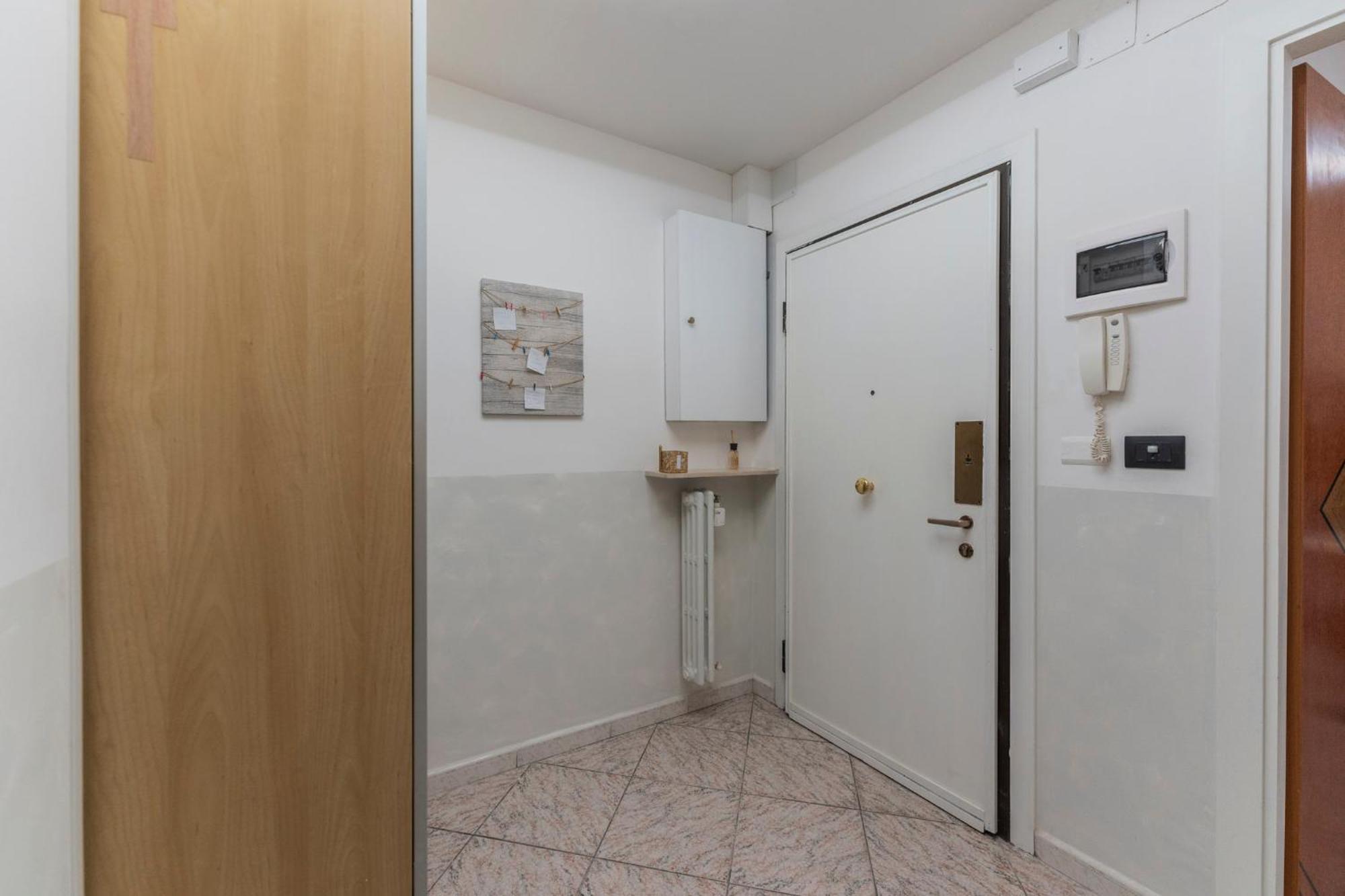 Aparthotel Fioravanti - San Luca & Genesis House, A Pochi Passi Dalla Stazione, Vicino Al Cuore Di