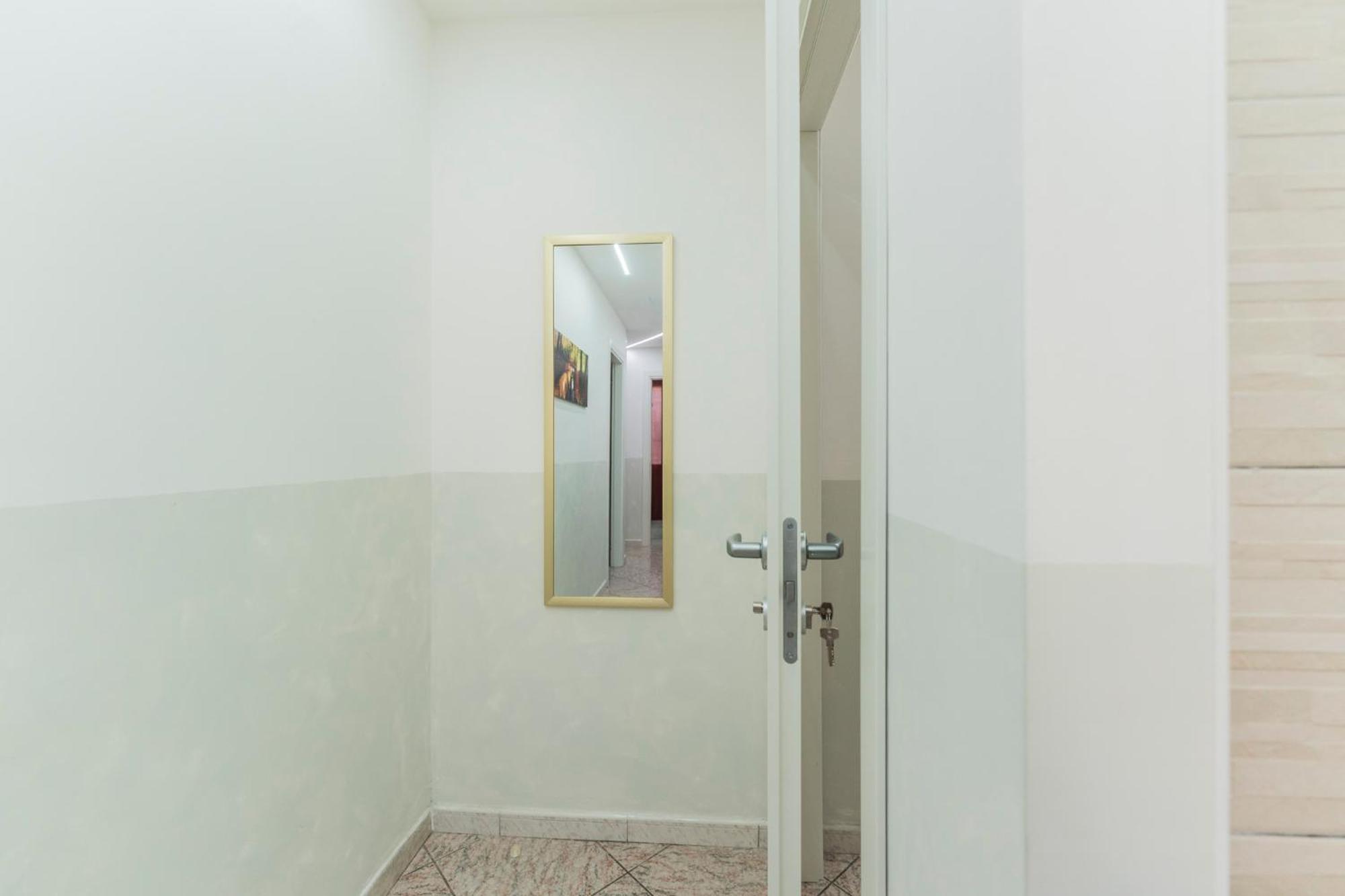 Fioravanti - San Luca & Genesis House, A Pochi Passi Dalla Stazione, Vicino Al Cuore Di Aparthotel *