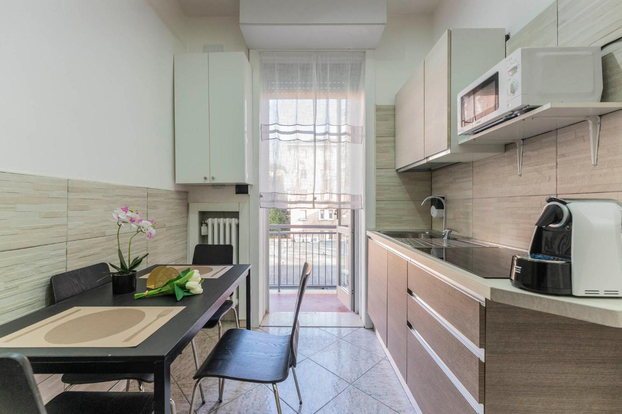 Aparthotel Fioravanti - San Luca & Genesis House, A Pochi Passi Dalla Stazione, Vicino Al Cuore Di