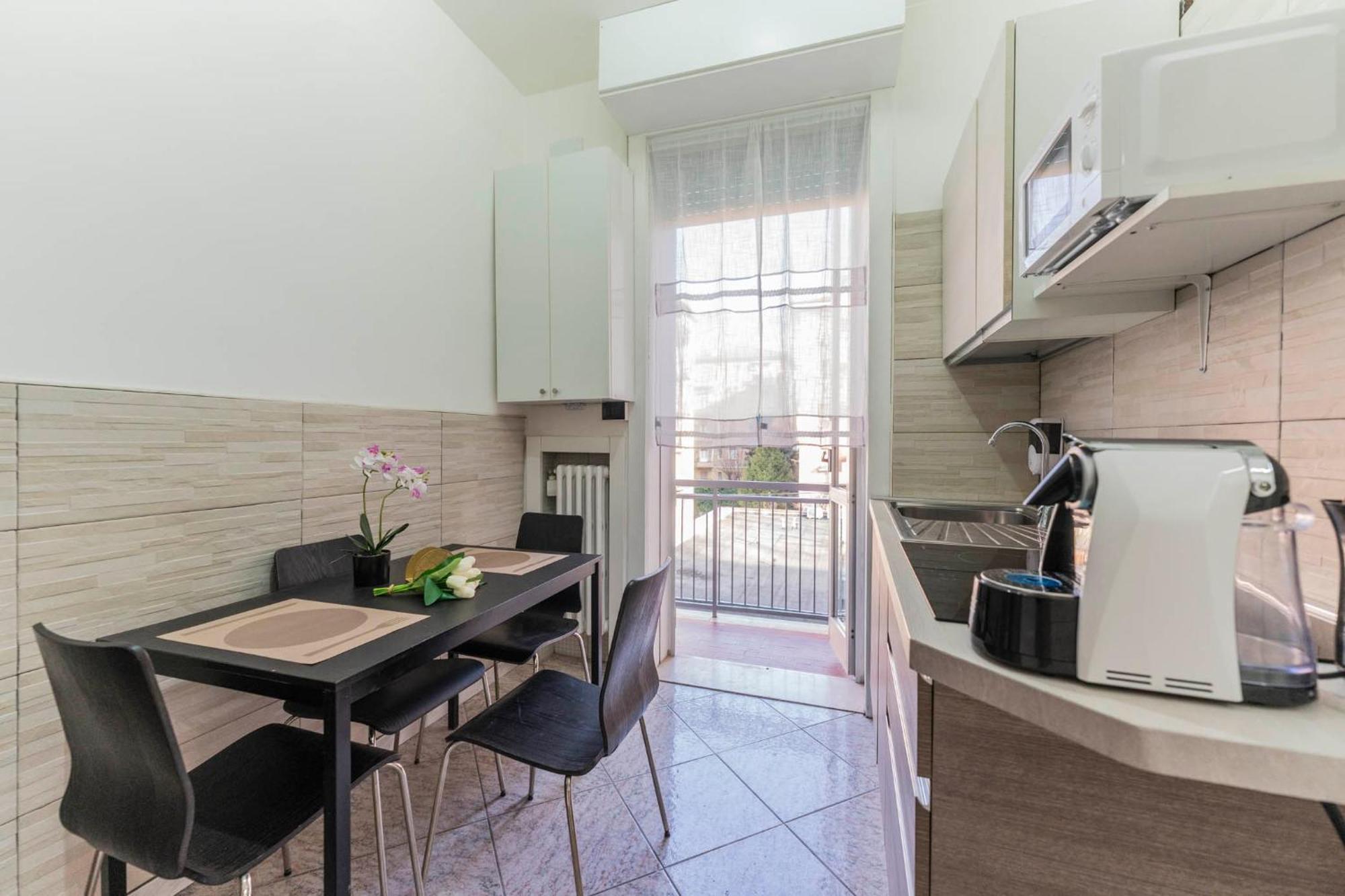 Aparthotel Fioravanti - San Luca & Genesis House, A Pochi Passi Dalla Stazione, Vicino Al Cuore Di Bologna