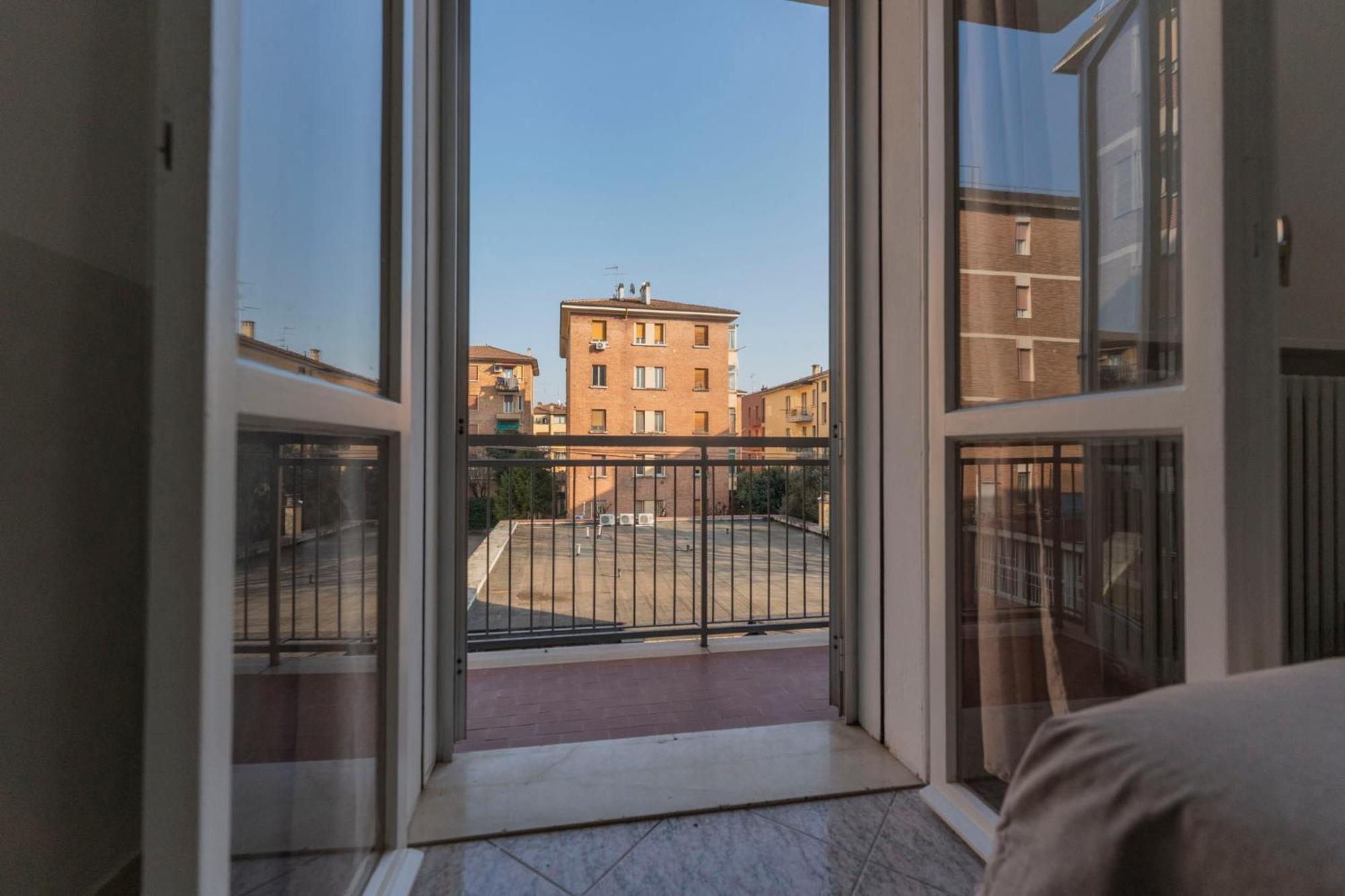 Fioravanti - San Luca & Genesis House, A Pochi Passi Dalla Stazione, Vicino Al Cuore Di Bologna