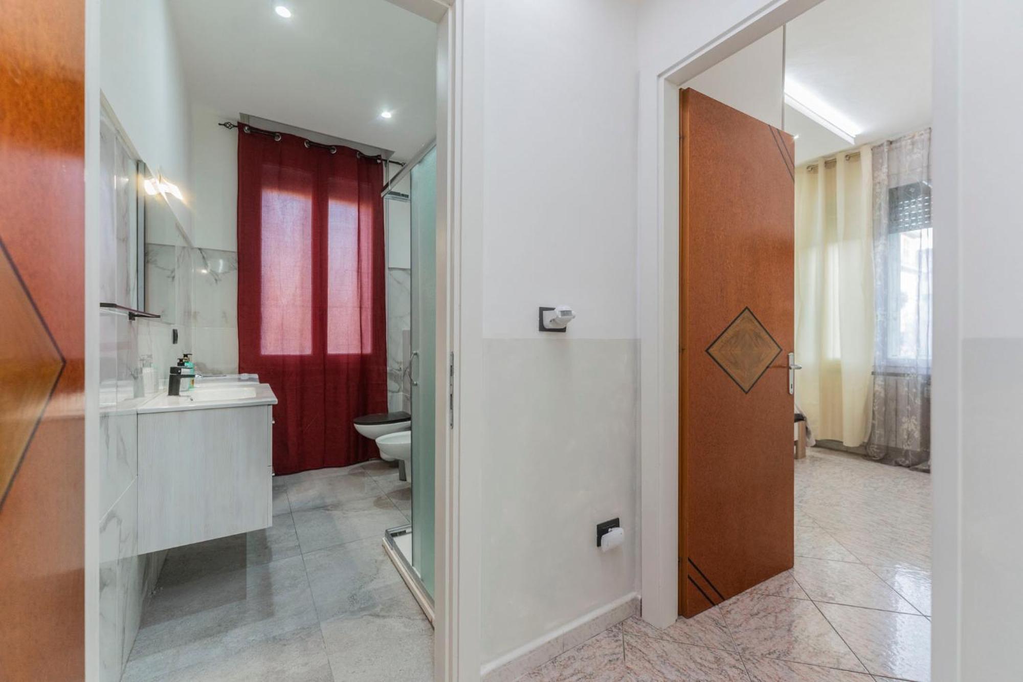 Fioravanti - San Luca & Genesis House, A Pochi Passi Dalla Stazione, Vicino Al Cuore Di *