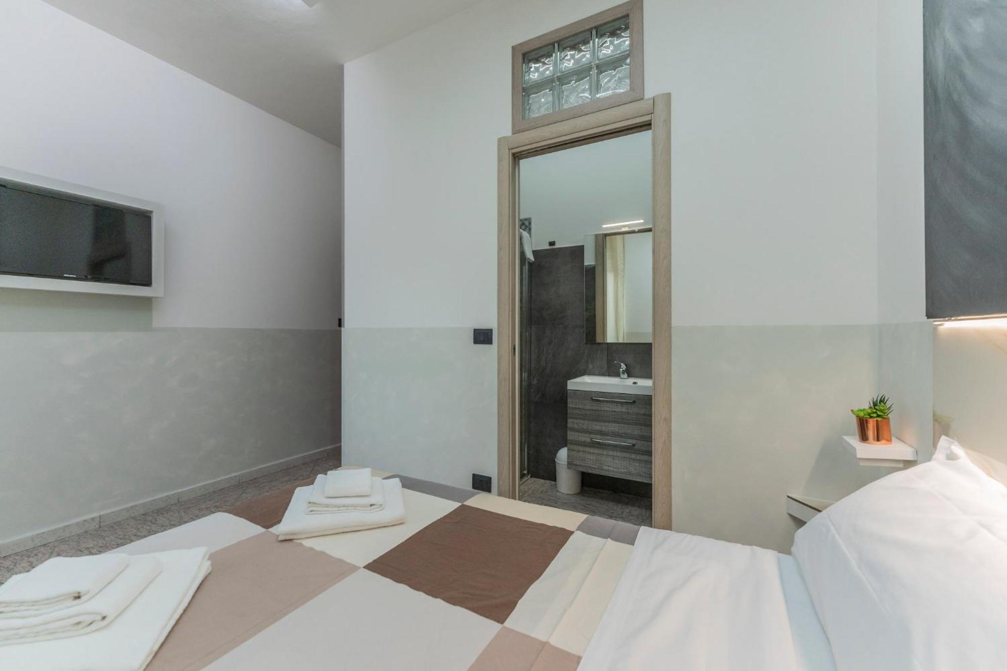 Fioravanti - San Luca & Genesis House, A Pochi Passi Dalla Stazione, Vicino Al Cuore Di * Bologna