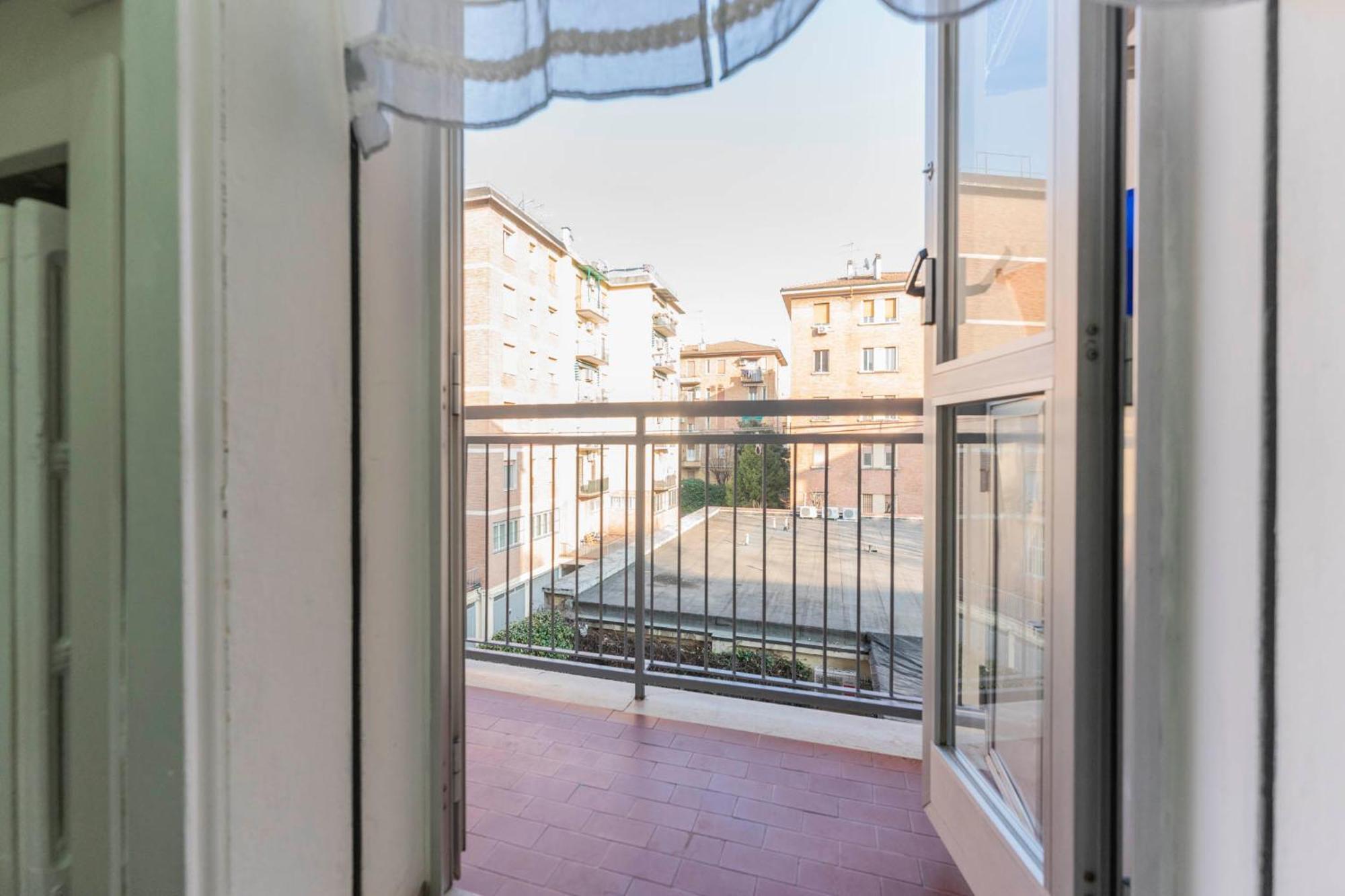Aparthotel Fioravanti - San Luca & Genesis House, A Pochi Passi Dalla Stazione, Vicino Al Cuore Di Bologna