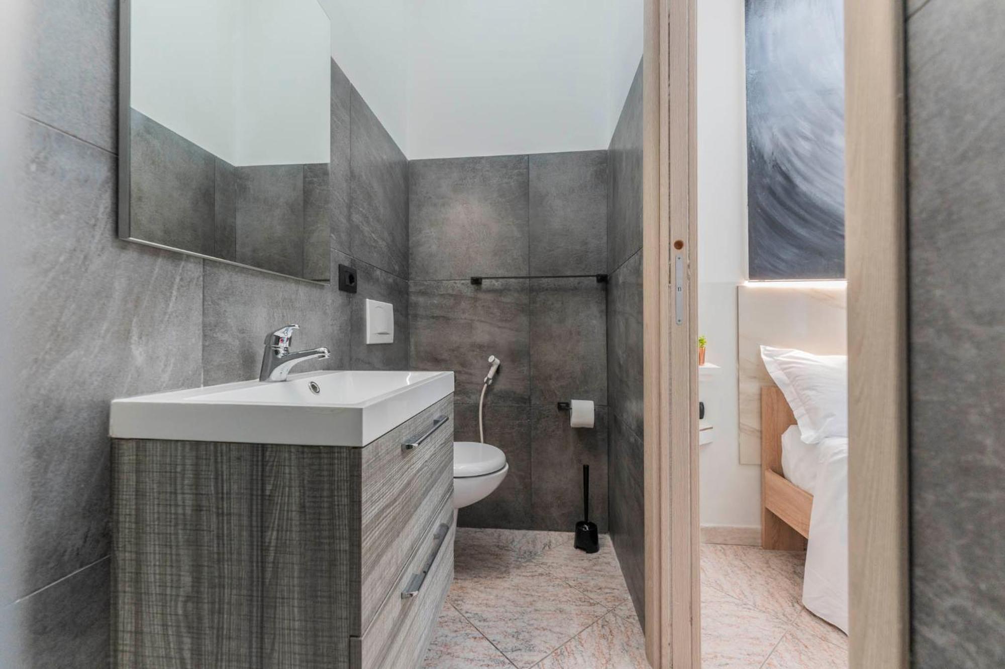 Fioravanti - San Luca & Genesis House, A Pochi Passi Dalla Stazione, Vicino Al Cuore Di Aparthotel Bologna
