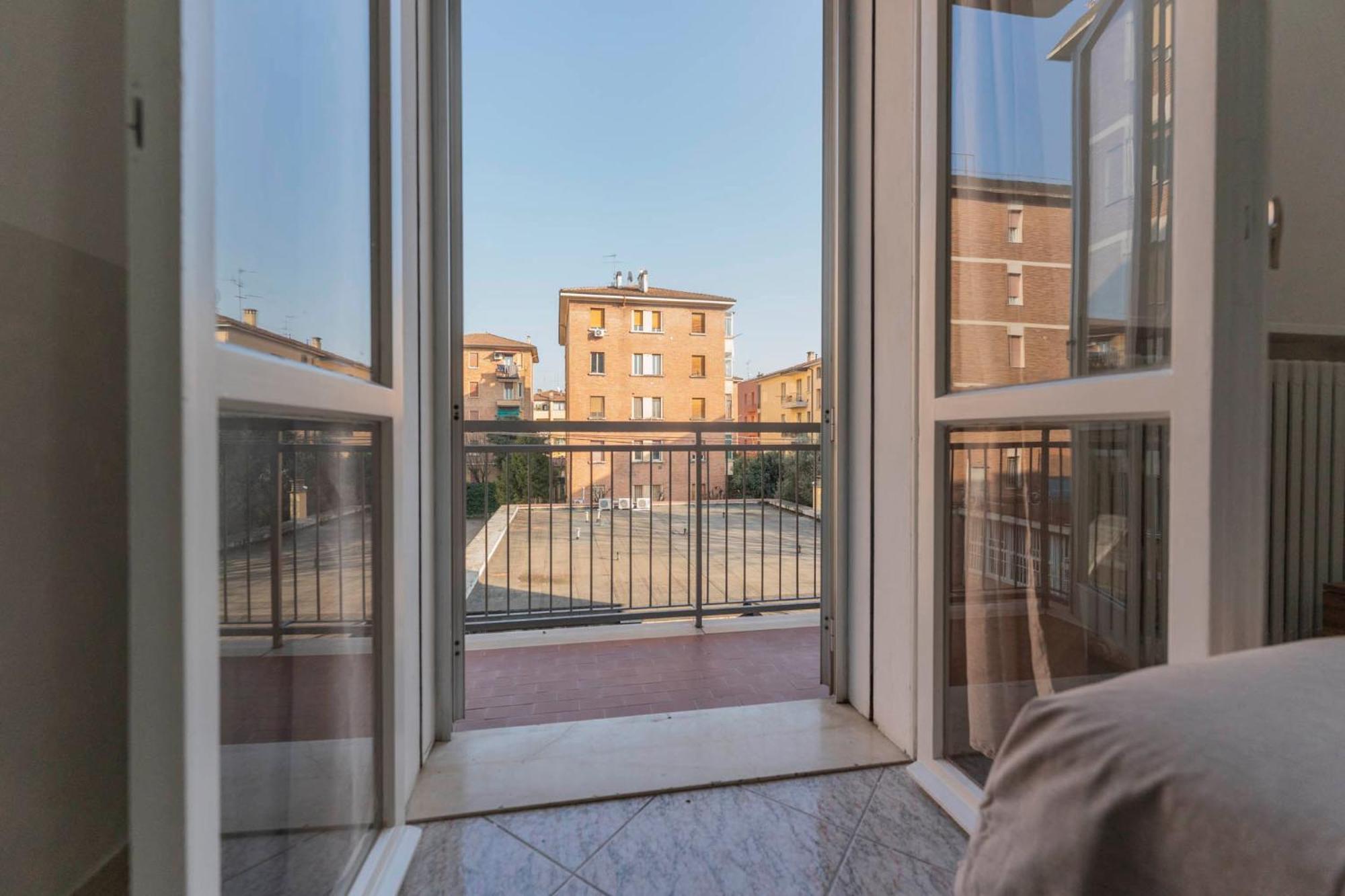 Fioravanti - San Luca & Genesis House, A Pochi Passi Dalla Stazione, Vicino Al Cuore Di *