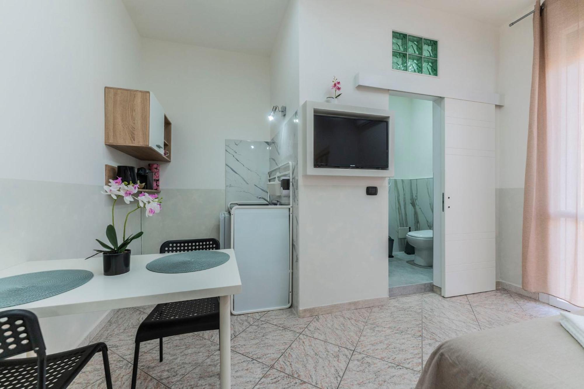 Aparthotel Fioravanti - San Luca & Genesis House, A Pochi Passi Dalla Stazione, Vicino Al Cuore Di *