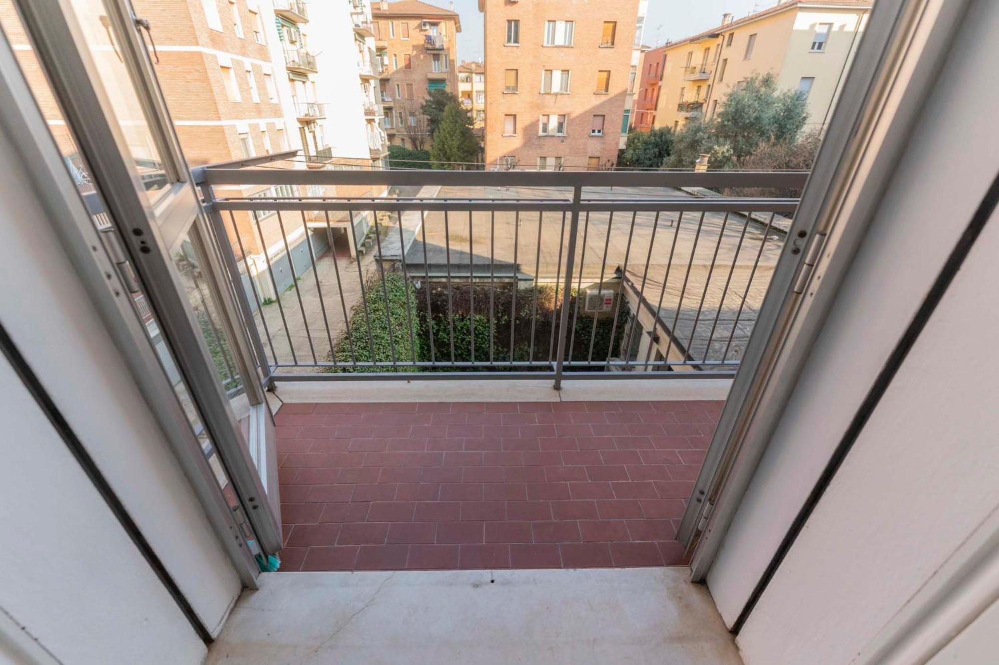 Fioravanti - San Luca & Genesis House, A Pochi Passi Dalla Stazione, Vicino Al Cuore Di Bologna