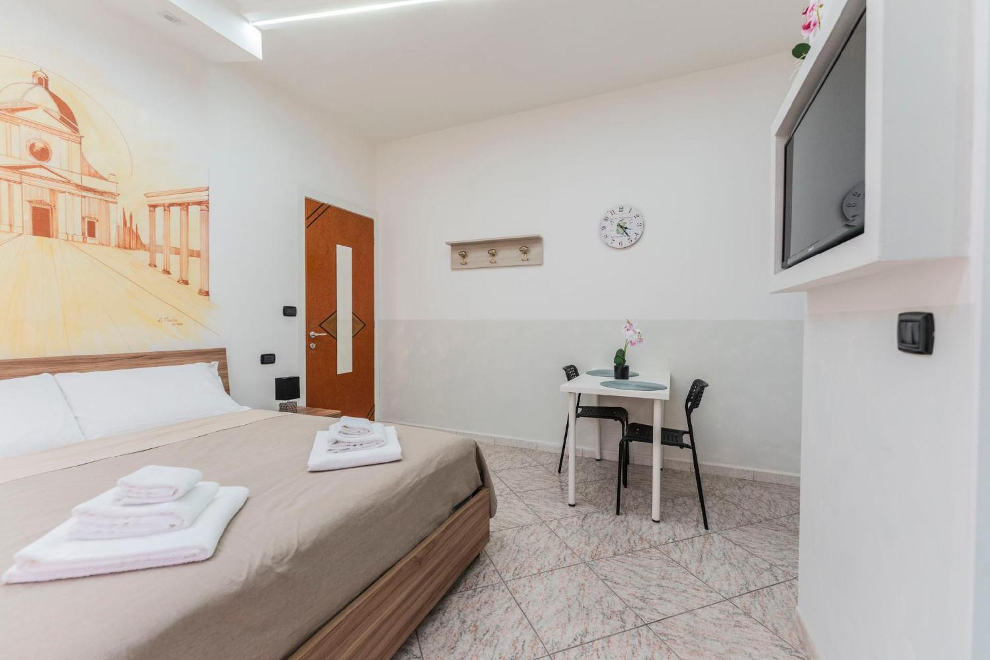Aparthotel Fioravanti - San Luca & Genesis House, A Pochi Passi Dalla Stazione, Vicino Al Cuore Di *