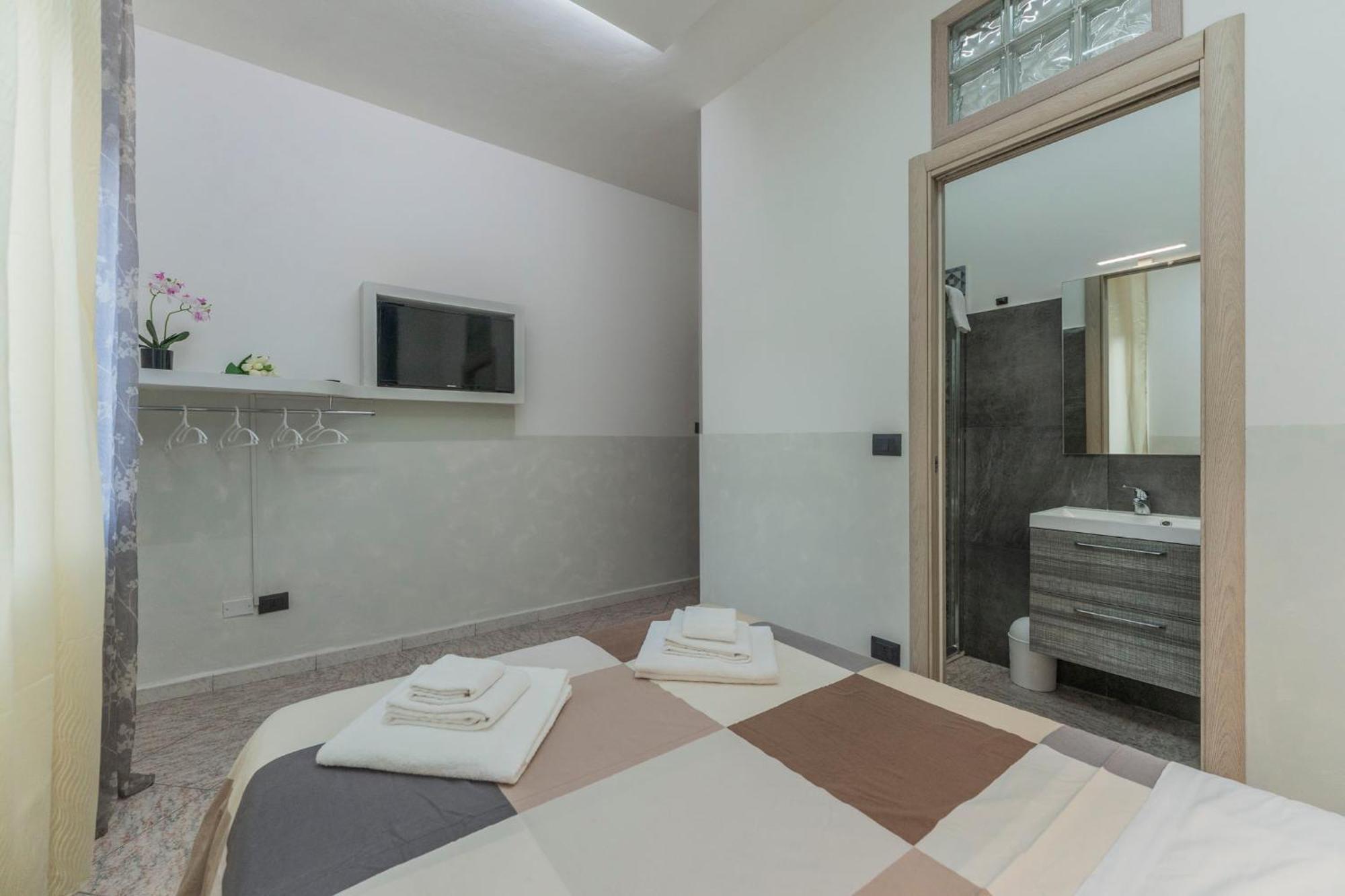 Fioravanti - San Luca & Genesis House, A Pochi Passi Dalla Stazione, Vicino Al Cuore Di Aparthotel Bologna