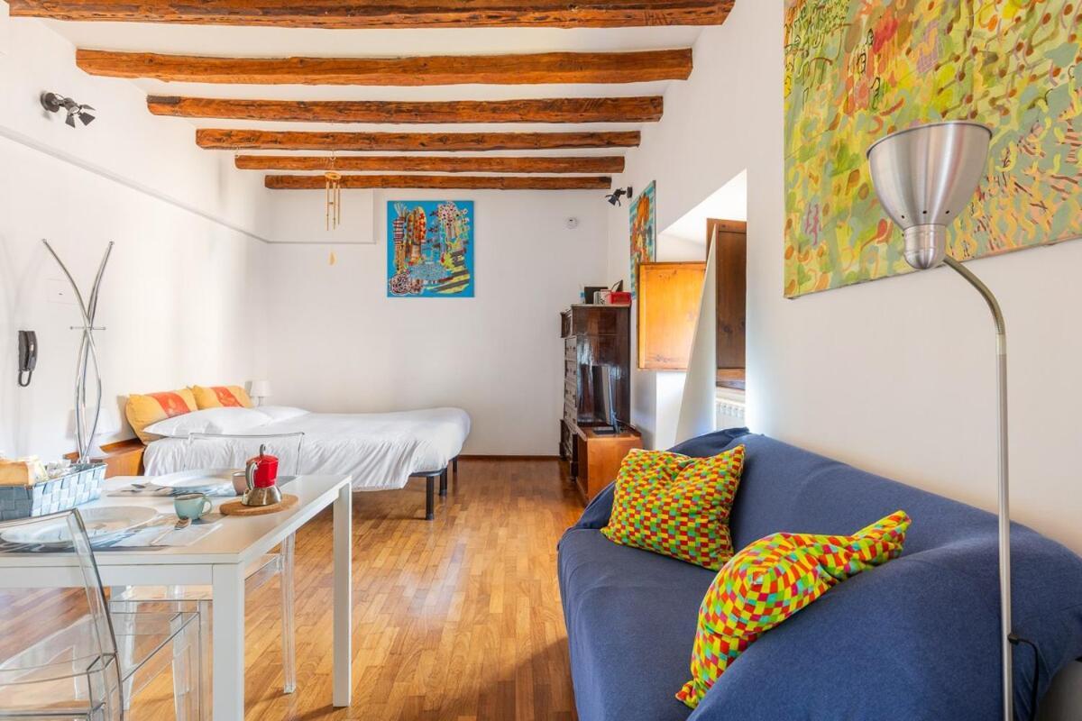 Apartment Monolocale Sui Tetti Di - Via Indipendenza *