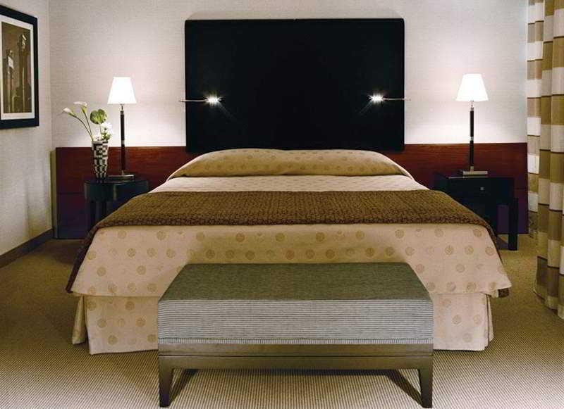Flyon & Conference Center Hotel 4*