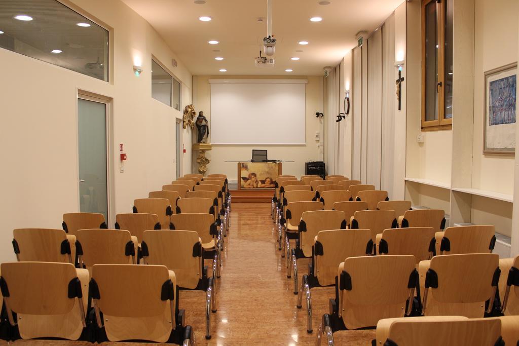 Hotel Ospitalità San Tommaso D'aquino 3*