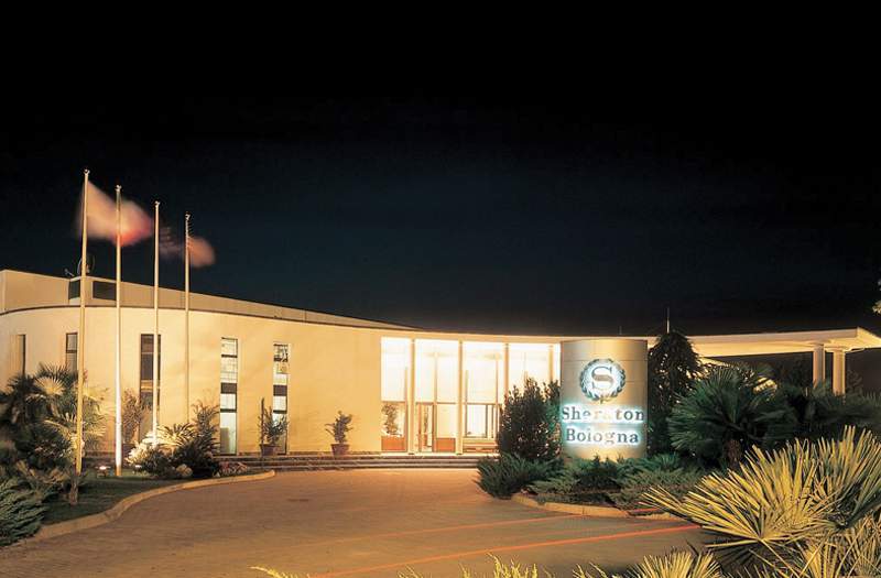 Flyon & Conference Center Hotel 4*