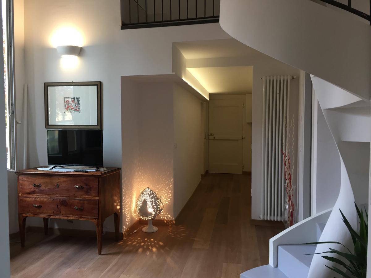 Apartamento Grande, Moderno In Edificio Storico Bolonha