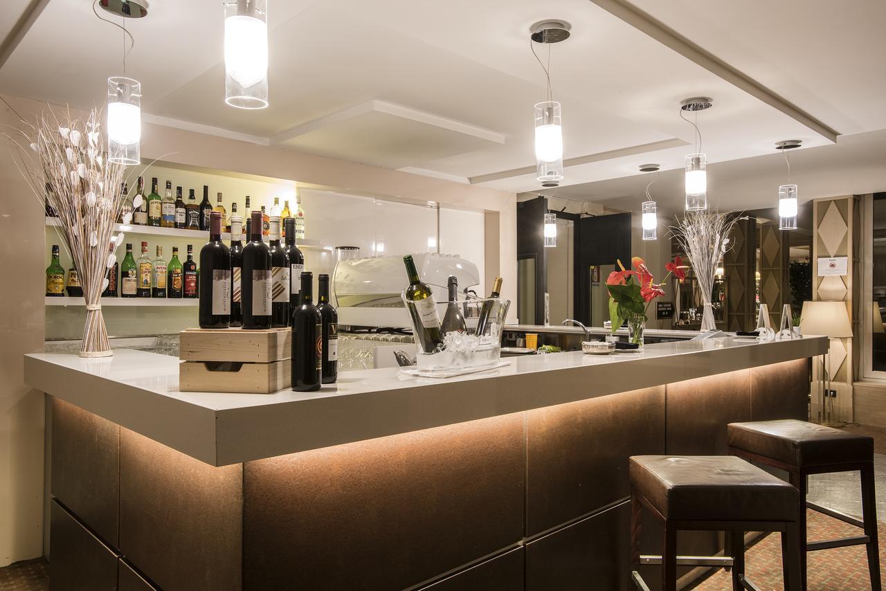 Flyon & Conference Center Hotel 4*