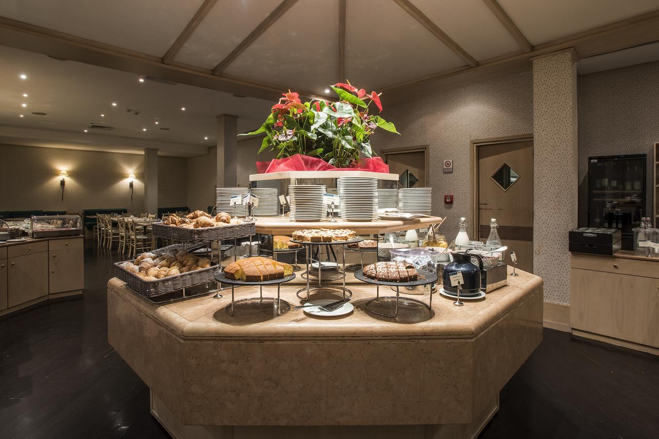 Flyon & Conference Center Hotel 4*