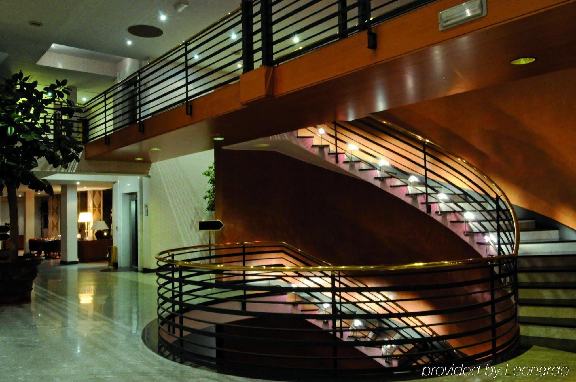 Hotel Flyon & Conference Center 4*