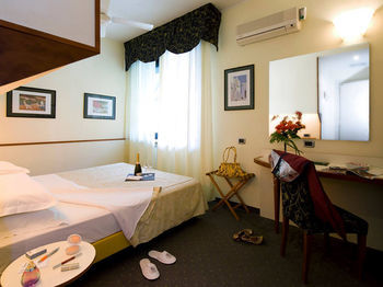 Hotel Corticella 3*
